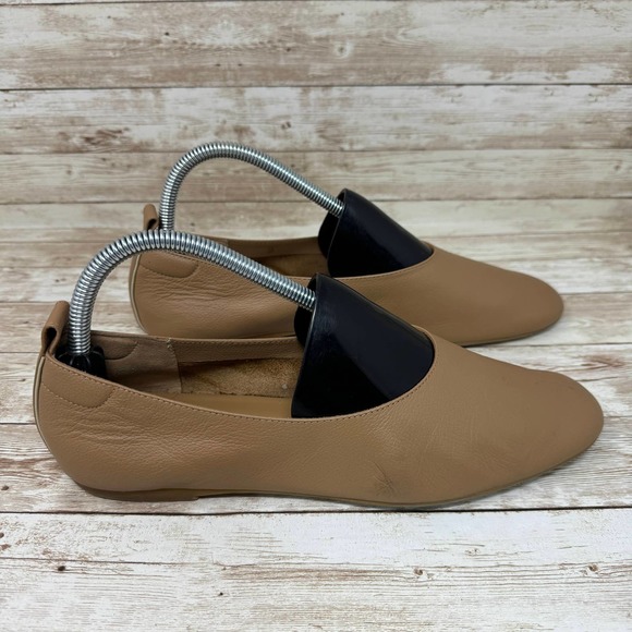 Everlane Shoes - Everlane Day Glove Tan Italian Leather Slip On Ballet Flats Shoes Women's 9